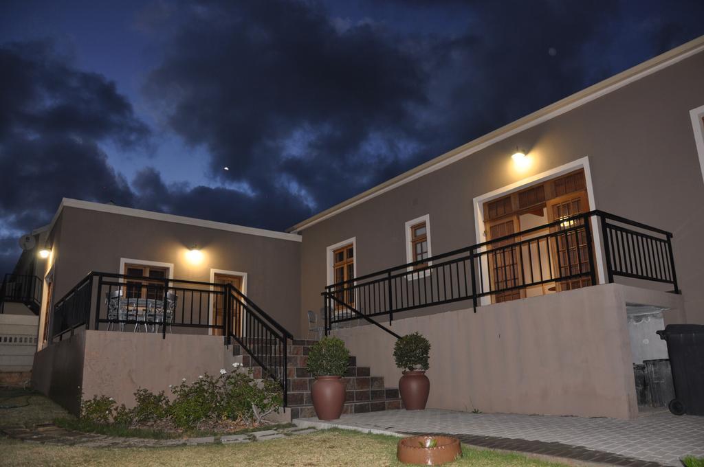 Villiersdorp Berg En Dal Guesthouse מראה חיצוני תמונה